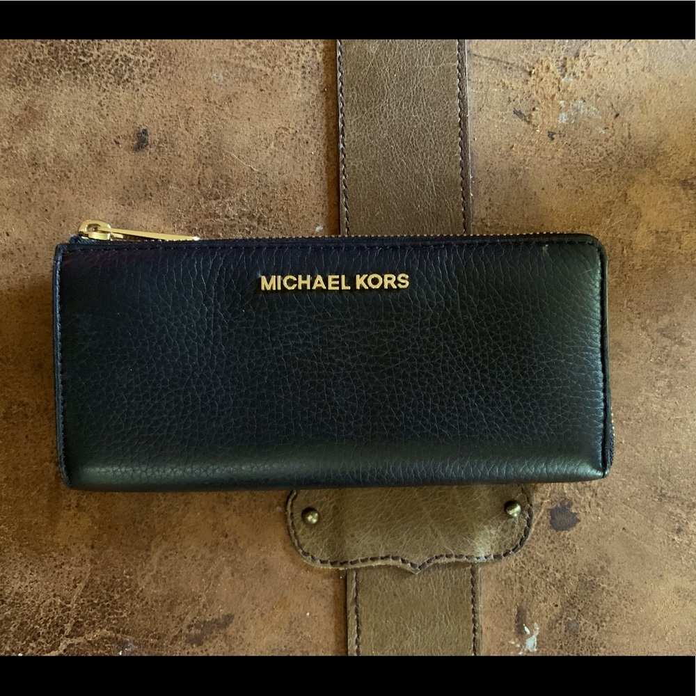 NWOT Michael Kors leather wallet